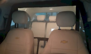 Motorista de transporte por aplicativo adapta carro com ar condicionado individual e sistema de áudio para manter isolamento